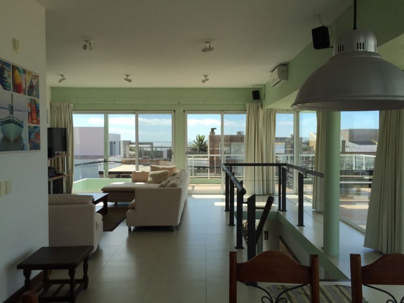 Lindisima casa en Manantiales con vistas al Mar y Punta del Este.